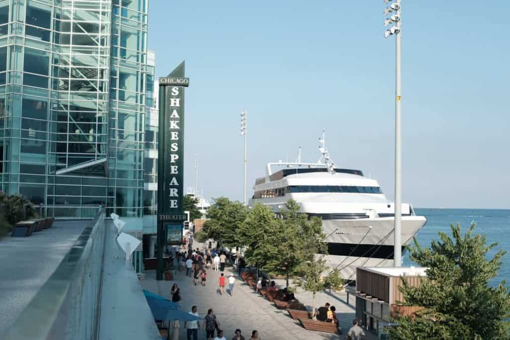 Things to do alone in Navy Pier for the Muslim Travelers
