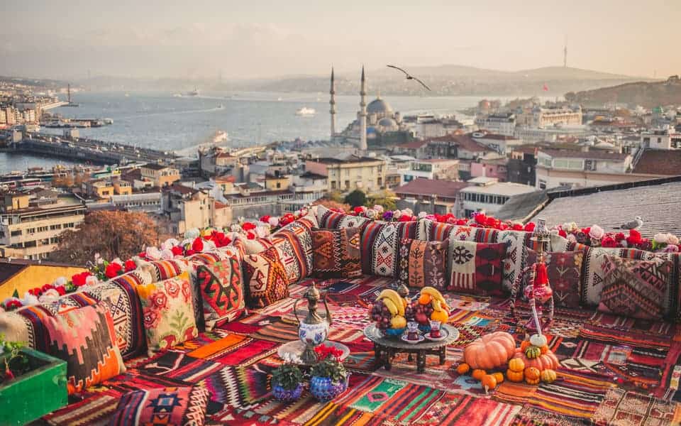 Muslim-Friendly Things To Do Alone in Istanbul