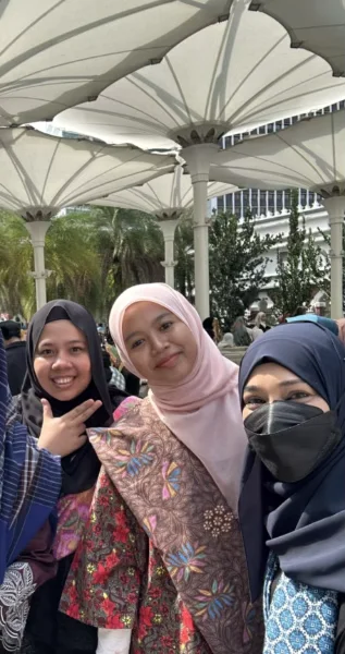 Meet Up with Muslimah When Solo Traveling